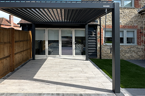 Outdoor Features and Lighting